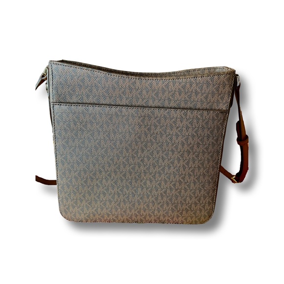 Michael Kors Jet Set Travel LG Messenger Crossbody - Picture 2 of 4